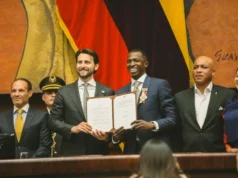 Willian Pacho fue condecorado por la Asamblea Nacional