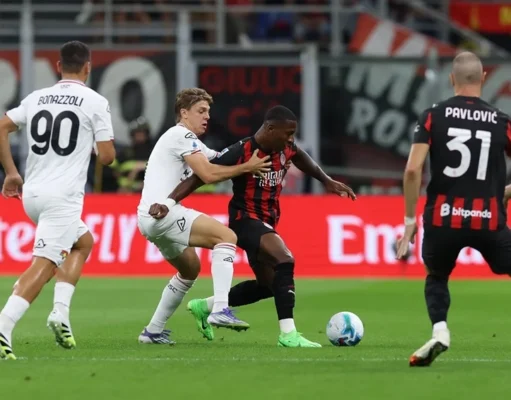 Pervis Estupiñán fue titular y puso asistencia en derrota de AC Milan