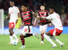 Con Gonzalo Plata, Flamengo venció al Inter que tuvo a Valencia en la banca