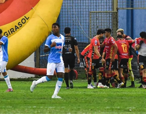 Deportivo Cuenca logró quedarse con el triunfo ante Manta