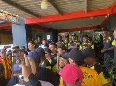 Hinchas de Barcelona acudieron a la concentración a exigir resultados y buen rendimiento