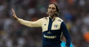 Liga de Quito envía un saludo a Luis Zubeldía, deseándole pronta mejoría