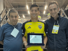 Alan Franco recibió reconocimiento de Independiente del Valle