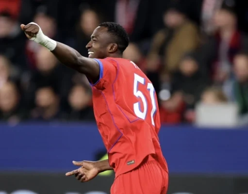 Willian Pacho en el once ideal de la IFFHS