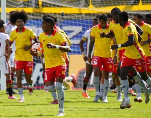 Aucas remontó a Deportivo Cuenca y va por la Sudamericana