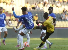 Barcelona dividió honores en casa con U. Católica y se complica en su pelea por el cupo directo