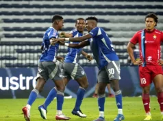 Emelec propina goleada a El Nacional y se aferra a una matemática posibilidad