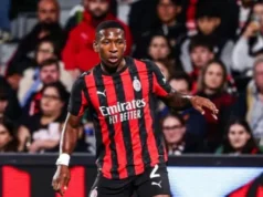 Pervis Estupiñán entró poco tiempo en empate de AC Milan en casa