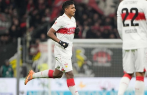 Jeremy Arévalo actuó los minutos finales en empate de Stuttgart