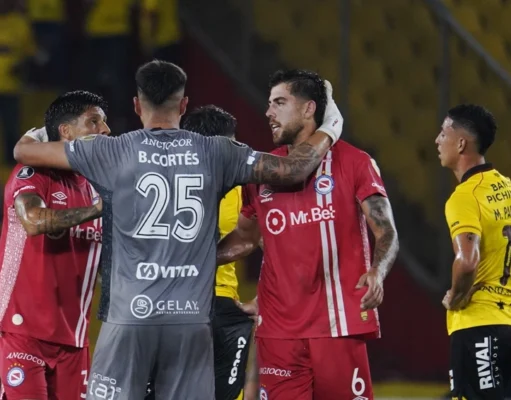 Argentinos Juniors se lleva el triunfo en el Monumental ante Barcelona