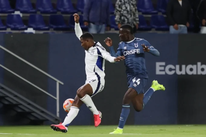 }catolica-vs-emelec-2025