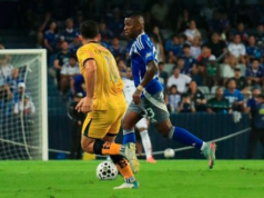 Emelec se estrenó en el torneo con empate ante Delfín