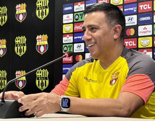 César Farías: “Un club como este parece una selección”