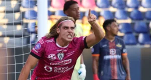 Vasco da Gama alcanza un acuerdo con IDV por el goleador Claudio Spinelli