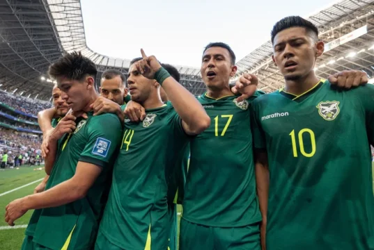 Bolivia experimenta remontada para ponerse a un paso del Mundial
