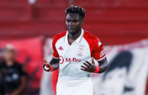 Pese al gol de Jordy Caicedo, Huracán perdió ante River Plate con Páez en cancha