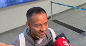 Jefferson Intriago llegó a Guayaquil para sumarse a Barcelona