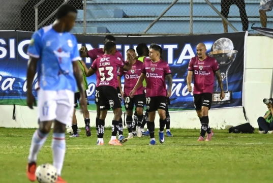 Independiente del Valle mantiene la racha con triunfo ante Manta