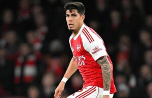 Con asistencia de Hincapié, Arsenal derrotó a Everton