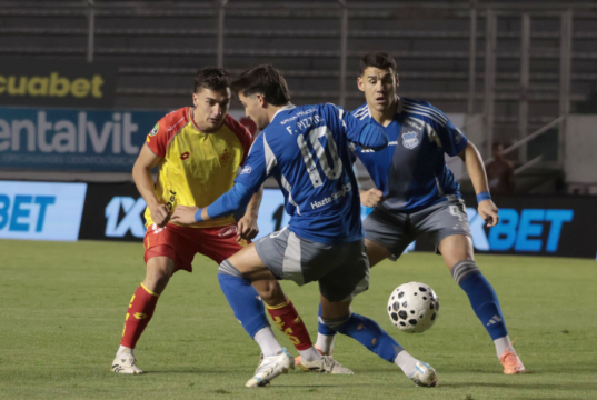 Aucas suma su segundo triunfo consecutivo, esta vez ante Emelec