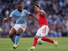 Piero Hincapié fie titular en dolorosa derrota de Arsenal