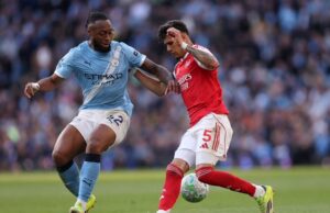 Piero Hincapié fie titular en dolorosa derrota de Arsenal