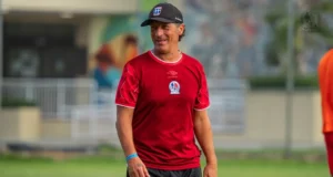 Emelec habría sondeado al DT argentino Pedro Troglio