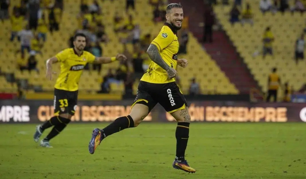 Benedetto será baja en Barcelona por al menos un mes