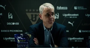 Thiago Nunes: “Gonzalo Valle lleva un año muy turbulento fuera de la cancha”